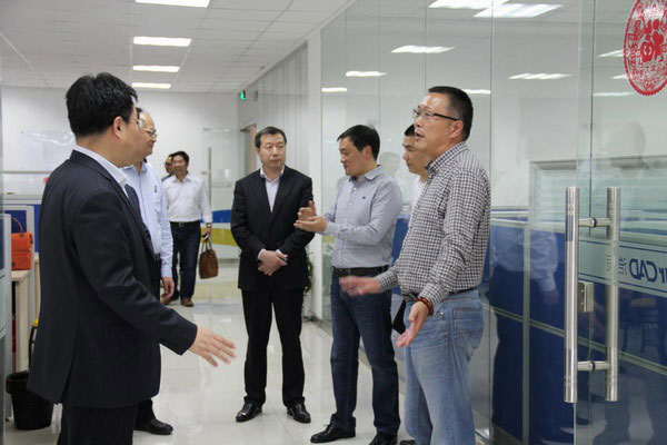版權局領導參觀浩辰CAD辦公區